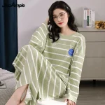 tenue de nuit rayée en coton pour femme