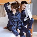 Pyjama femme en satin rose
