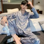 pyjama élégant et confortable pour hommes