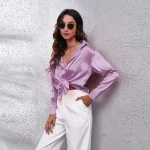 élégance féminine en satin