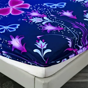 Parure de lit imprimée 3 pièces – détail du motif floral Détail de la parure de lit imprimée 3 pièces à motif floral