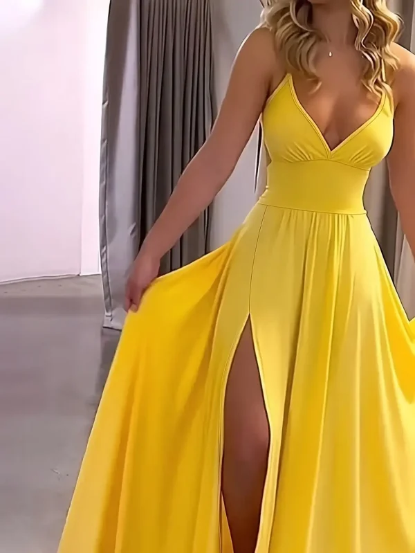 Texte alternatif : Tableau des tailles UE de la robe camisole femme avec mesures de poitrine, longueur et tour de taille en centimètres.